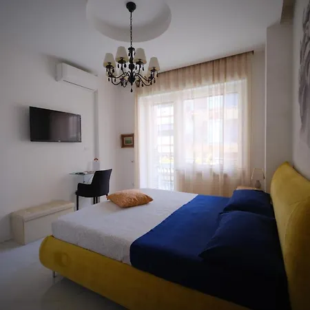 Luxury Charlemagne Bed & Breakfast *